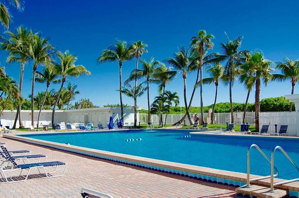 Directly On The Beach With Pool & Parking Apartment Miami Beach Exterior photo