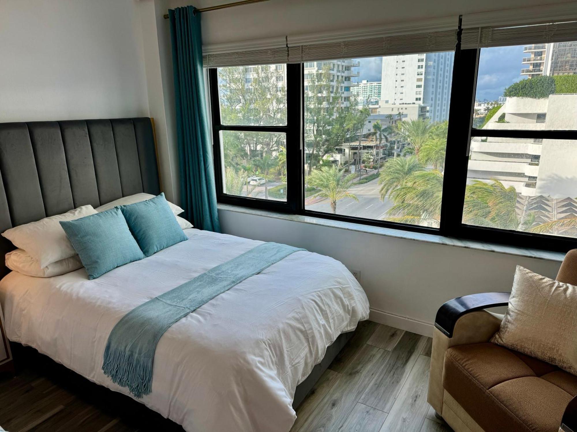 Directly On The Beach With Pool & Parking Miami Beach Exterior photo