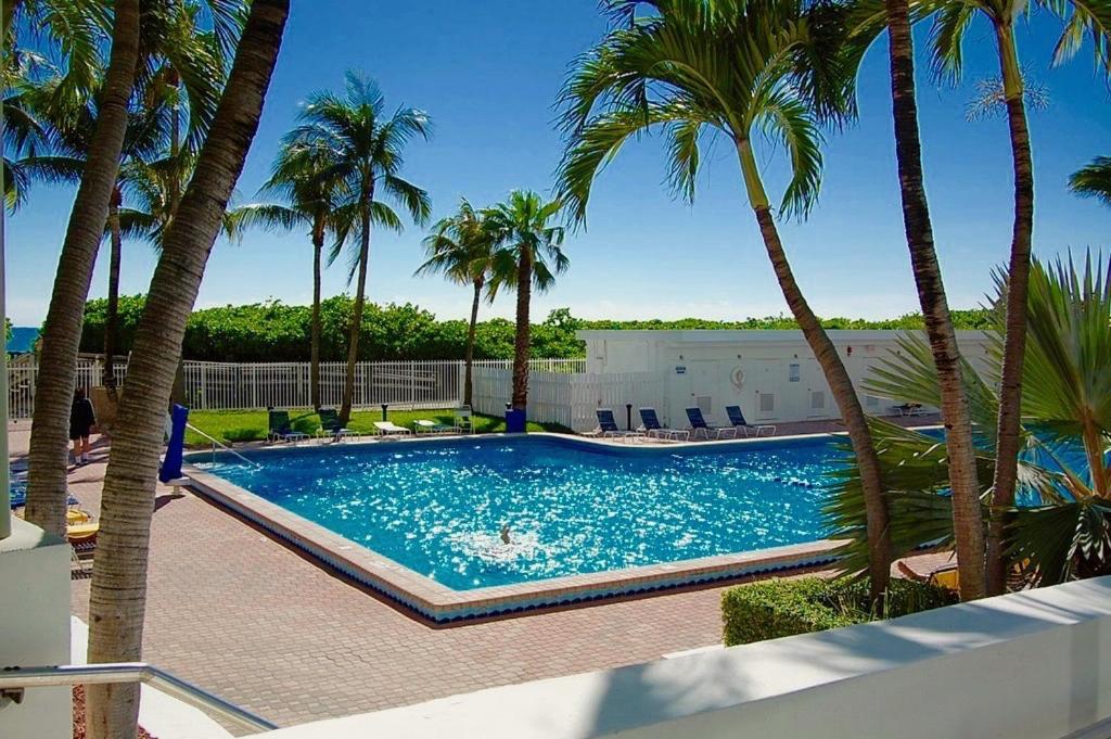 Directly On The Beach With Pool & Parking Apartment Miami Beach Exterior photo