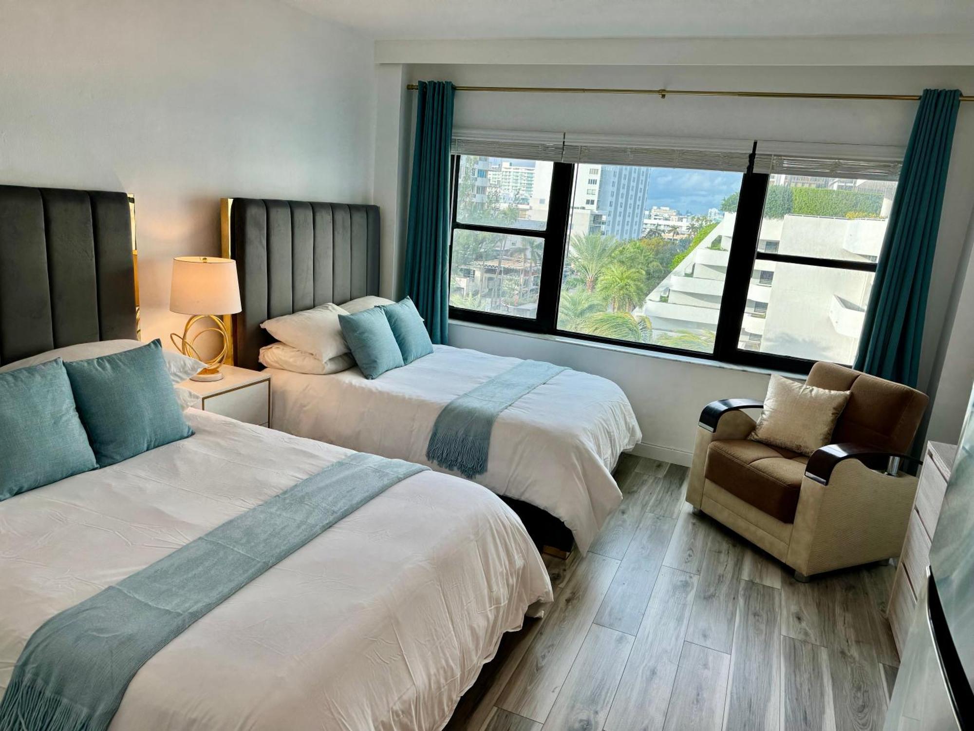 Directly On The Beach With Pool & Parking Miami Beach Exterior photo