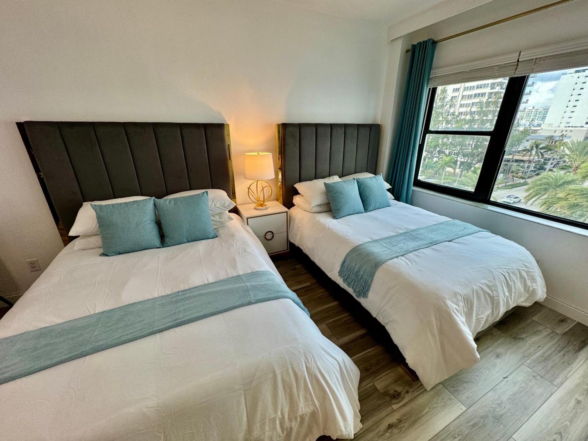 Directly On The Beach With Pool & Parking Miami Beach Exterior photo