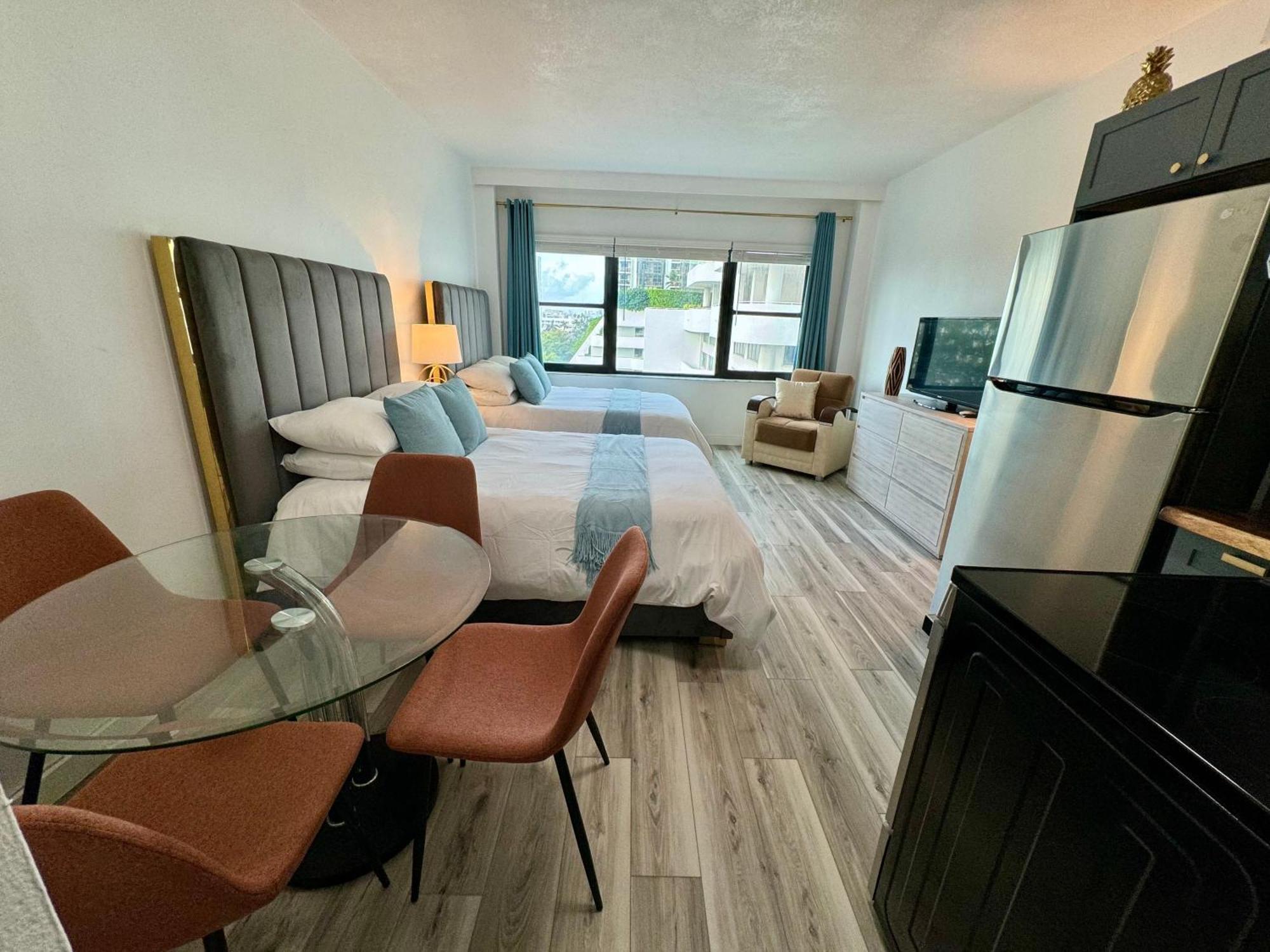 Directly On The Beach With Pool & Parking Miami Beach Exterior photo